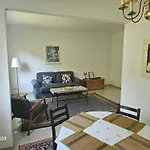 Апартаменти Ganze Mit Garten