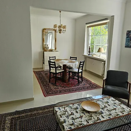 Ganze Mit Garten Daire