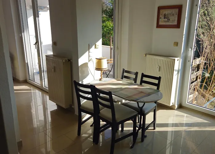 Ganze Mit Garten Lejlighed *